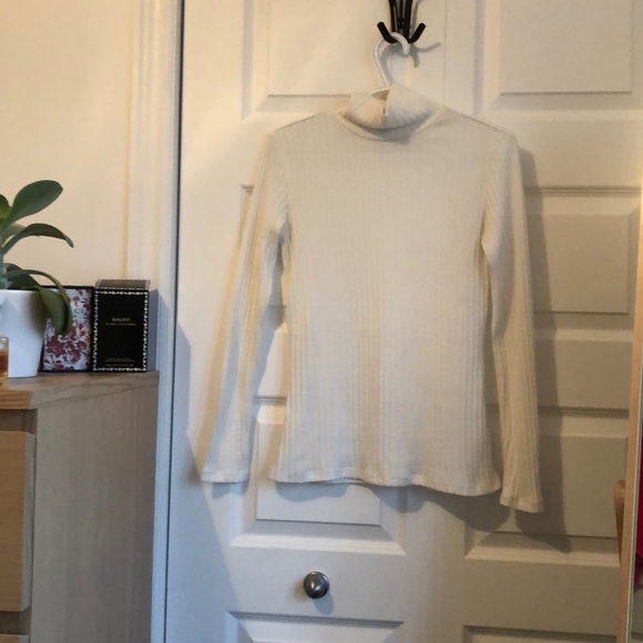 tutleneck - Picture 1 of 3